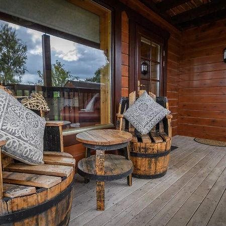 Red Squirrel Log Cabin With Hot Tub Keith Zewnętrze zdjęcie