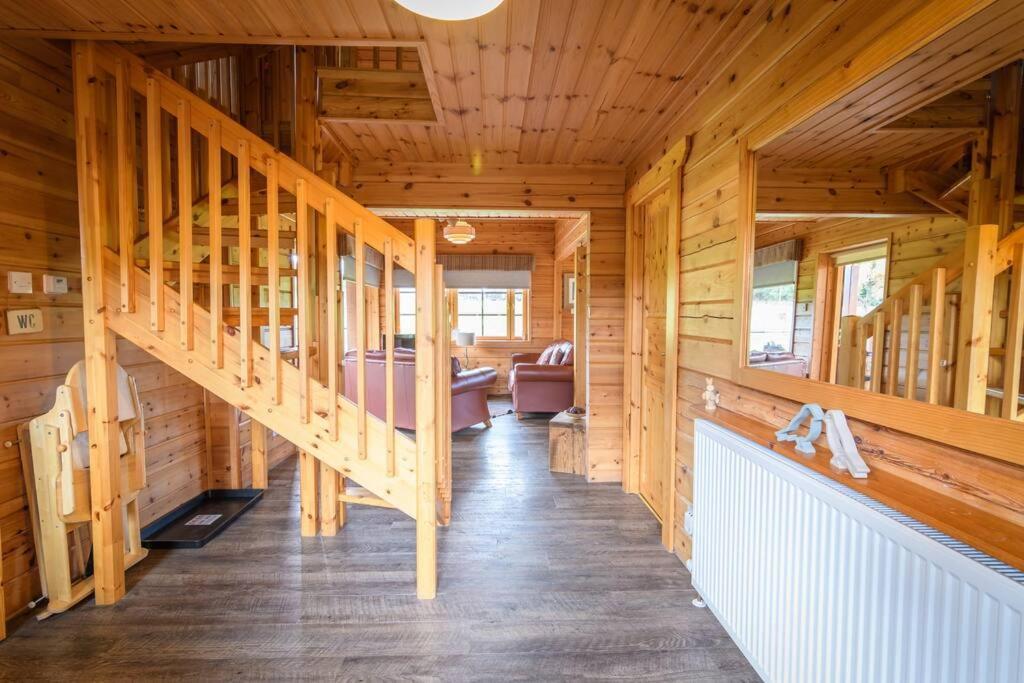 Red Squirrel Log Cabin With Hot Tub Keith Zewnętrze zdjęcie